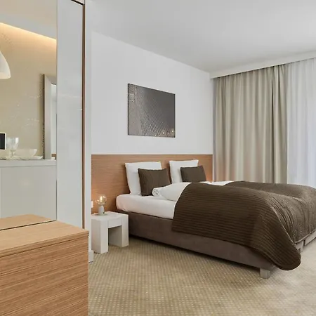 Spacious Close To Centre By Renters