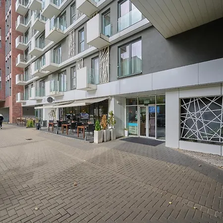 Spacious Close To Centre By Renters فروتسواف