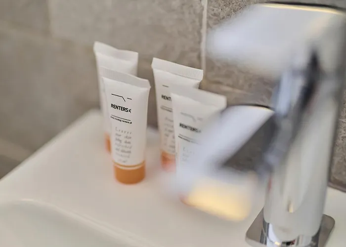 Spacious Close To Centre By Renters アパート ヴロツワフ